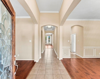27730 Geneva Hills Lane - Photo Thumbnail 2