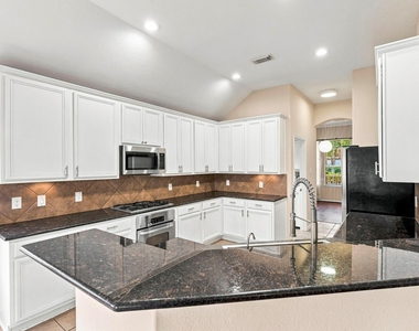 27730 Geneva Hills Lane - Photo Thumbnail 5