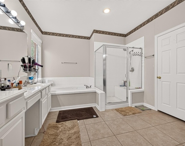 214 Kentwood Ridge Court - Photo Thumbnail 26