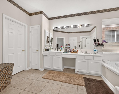 214 Kentwood Ridge Court - Photo Thumbnail 28