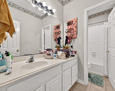 214 Kentwood Ridge Court - Photo Thumbnail 33