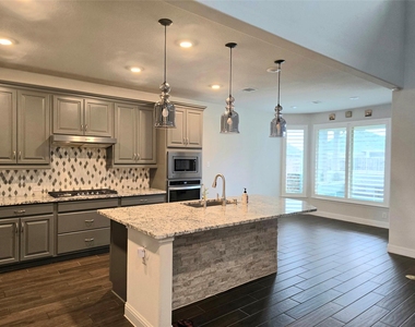 4835 Evergreen Hills Drive - Photo Thumbnail 7