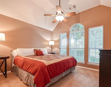 5213 Cottonwood Creek Lane - Photo Thumbnail 9