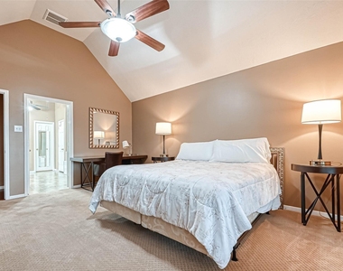 5213 Cottonwood Creek Lane - Photo Thumbnail 12