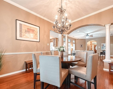 5213 Cottonwood Creek Lane - Photo Thumbnail 4