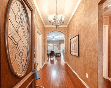 5213 Cottonwood Creek Lane - Photo Thumbnail 2