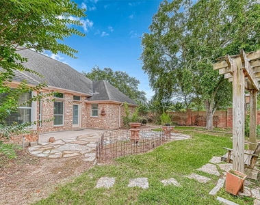 5213 Cottonwood Creek Lane - Photo Thumbnail 15
