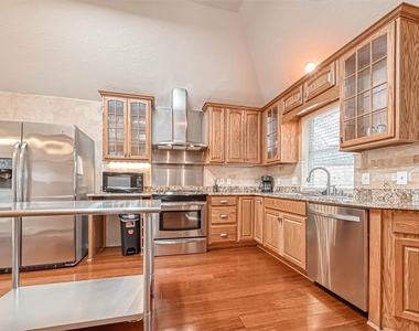 5213 Cottonwood Creek Lane - Photo Thumbnail 7