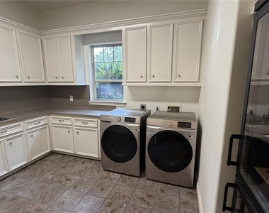 8615 Haven Woods Way - Photo Thumbnail 14