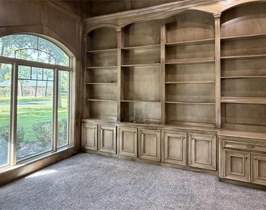 8615 Haven Woods Way - Photo Thumbnail 12