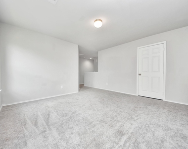 4231 Tulip Oak Drive - Photo Thumbnail 32