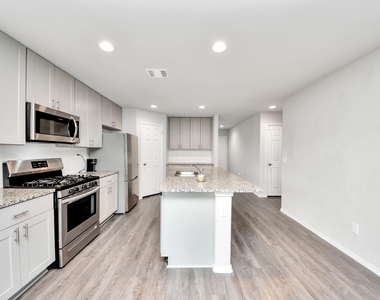 4231 Tulip Oak Drive - Photo Thumbnail 9
