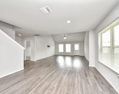 4231 Tulip Oak Drive - Photo Thumbnail 11