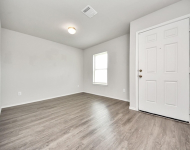 4231 Tulip Oak Drive - Photo Thumbnail 6