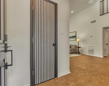 2351 W Settlers Way - Photo Thumbnail 6