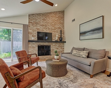 2351 W Settlers Way - Photo Thumbnail 10