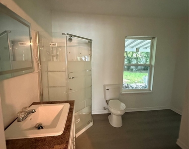 10205 Sierra Drive - Photo Thumbnail 6