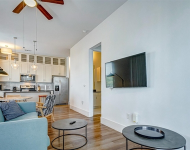 1508 Blodgett Street - Photo Thumbnail 4