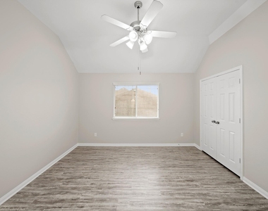 4035 E Teal Estates Circle - Photo Thumbnail 18