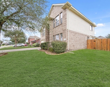 4035 E Teal Estates Circle - Photo Thumbnail 2