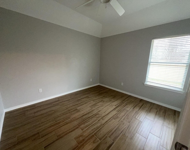3634 Du Bois Street - Photo Thumbnail 14