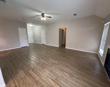 3634 Du Bois Street - Photo Thumbnail 6