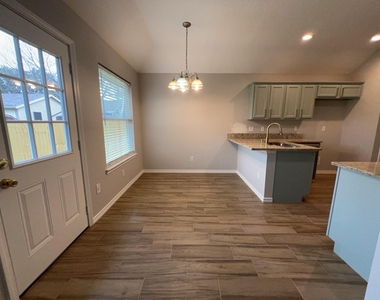 3634 Du Bois Street - Photo Thumbnail 17