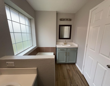 3634 Du Bois Street - Photo Thumbnail 12