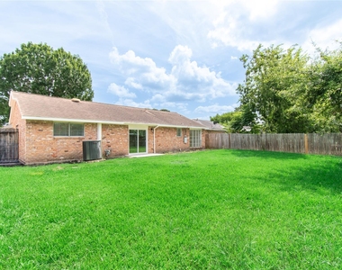 11026 Sandstone Street - Photo Thumbnail 15