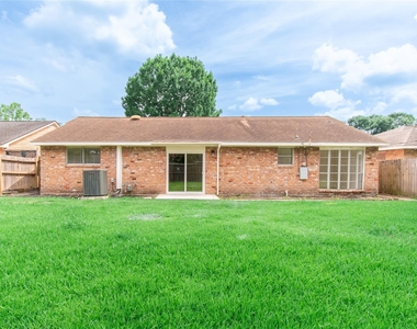 11026 Sandstone Street - Photo Thumbnail 14