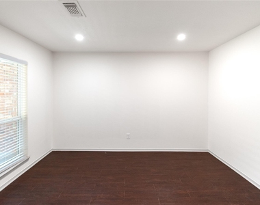 11026 Sandstone Street - Photo Thumbnail 7