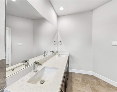 10534 Executive Lake Drive - Photo Thumbnail 9