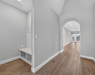 4333 Arbor Crest Lane - Photo Thumbnail 5