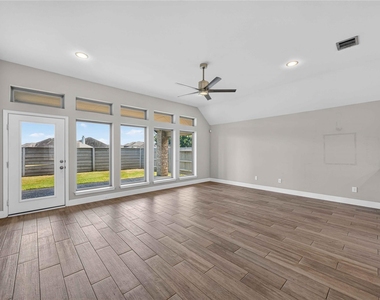 4333 Arbor Crest Lane - Photo Thumbnail 6