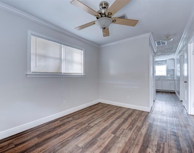 1209 Cabell St - Photo Thumbnail 22