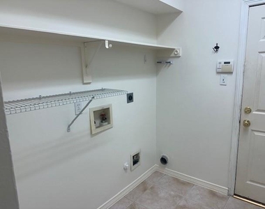 1030 Forestburg Drive - Photo Thumbnail 16