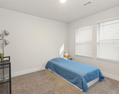 4416 Santorini Lane - Photo Thumbnail 20