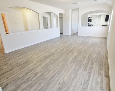 4335 Almeda Meadows Drive - Photo Thumbnail 3