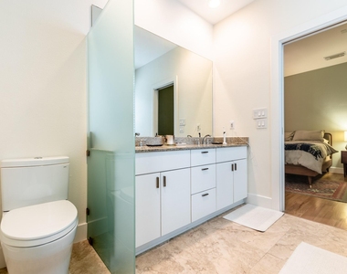 4104 Spencer Street - Photo Thumbnail 21