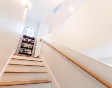 4104 Spencer Street - Photo Thumbnail 6