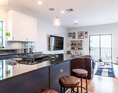 4104 Spencer Street - Photo Thumbnail 9