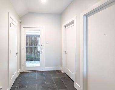 4104 Spencer Street - Photo Thumbnail 2