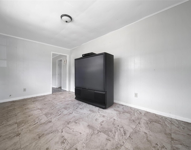 2315 Kabee Street - Photo Thumbnail 2