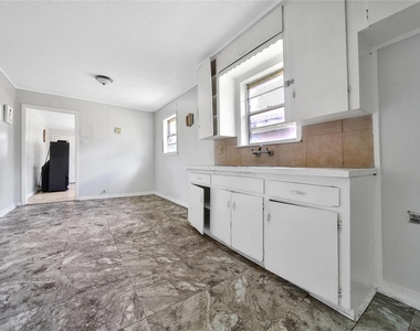 2315 Kabee Street - Photo Thumbnail 4