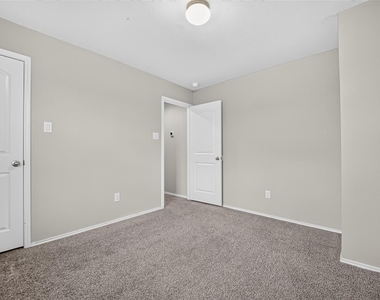2330 Georgina Falls Drive - Photo Thumbnail 24