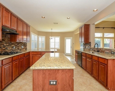 3706 Bailey Lane - Photo Thumbnail 8