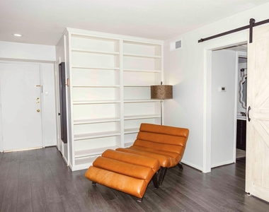 353 N Post Oak Lane - Photo Thumbnail 6