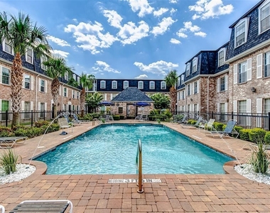353 N Post Oak Lane - Photo Thumbnail 14