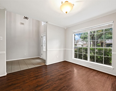 3115 Glenthorpe Lane - Photo Thumbnail 7