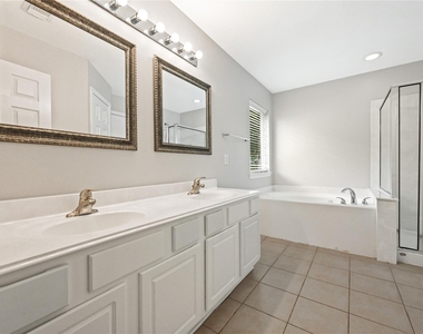 3115 Glenthorpe Lane - Photo Thumbnail 20